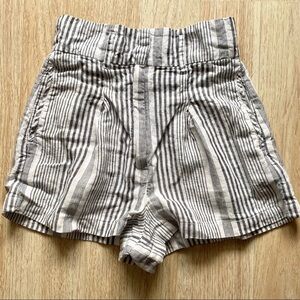 ⭐️3/$25 C&C California Paperbag Striped Linen Shorts 2